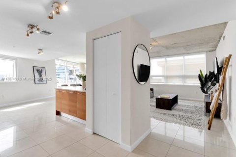 Condo in Miami, Florida, 2 bedrooms  № 1941686 - photo 28