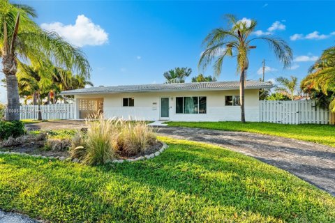 House in Lighthouse Point, Florida 3 bedrooms, 149.57 sq.m. № 1698062 - photo 2