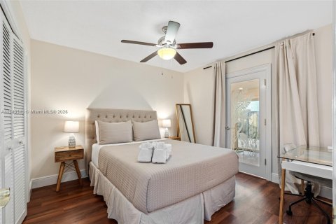 House in Lighthouse Point, Florida 3 bedrooms, 149.57 sq.m. № 1698062 - photo 4
