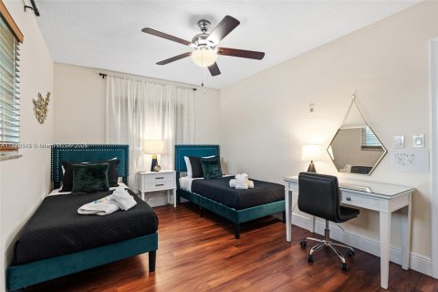 House in Lighthouse Point, Florida 3 bedrooms, 149.57 sq.m. № 1698062 - photo 3