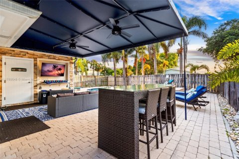 House in Lighthouse Point, Florida 3 bedrooms, 149.57 sq.m. № 1698062 - photo 15