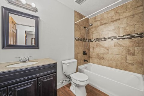 House in Winter Haven, Florida 4 bedrooms, 205.5 sq.m. № 1901099 - photo 23