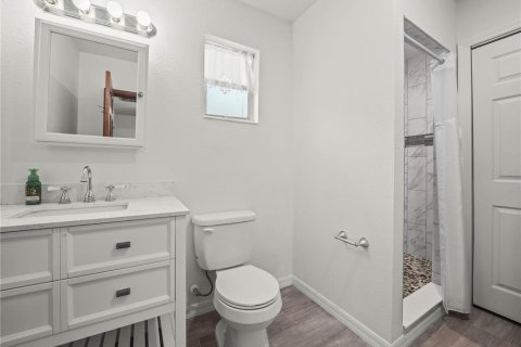 House in Winter Haven, Florida 4 bedrooms, 205.5 sq.m. № 1901099 - photo 7
