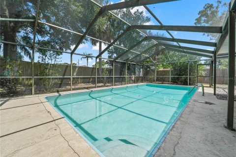 House in Winter Haven, Florida 4 bedrooms, 205.5 sq.m. № 1901099 - photo 30