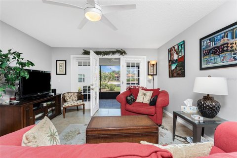 Condo in Englewood, Florida, 2 bedrooms  № 2216905 - photo 23