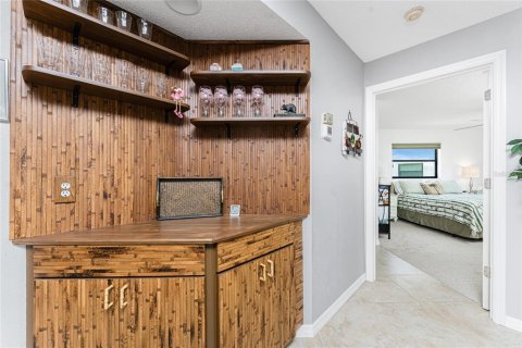 Condo in Englewood, Florida, 2 bedrooms  № 2216905 - photo 25