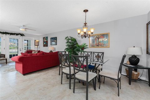 Condo in Englewood, Florida, 2 bedrooms  № 2216905 - photo 16