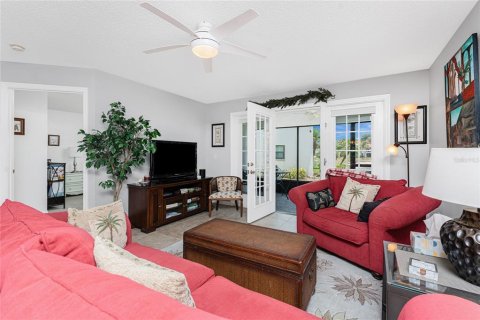 Condo in Englewood, Florida, 2 bedrooms  № 2216905 - photo 24
