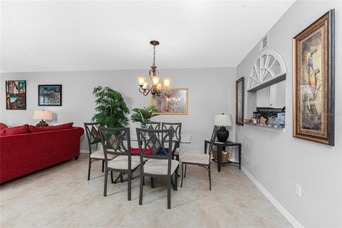 Condo in Englewood, Florida, 2 bedrooms  № 2216905 - photo 15