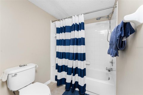 Condo in Englewood, Florida, 2 bedrooms  № 2216905 - photo 30