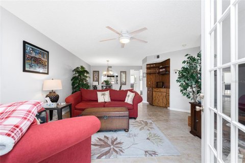 Condo in Englewood, Florida, 2 bedrooms  № 2216905 - photo 21