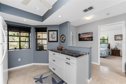 Condo in Englewood, Florida, 2 bedrooms  № 2216905 - photo 10