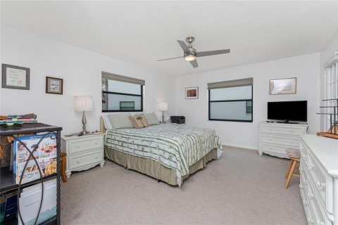 Condo in Englewood, Florida, 2 bedrooms  № 2216905 - photo 26