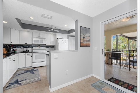 Condo in Englewood, Florida, 2 bedrooms  № 2216905 - photo 7