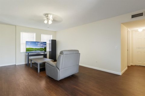 Condominio en venta en Orlando, Florida, 2 dormitorios, 92.44 m2 № 1800578 - foto 2