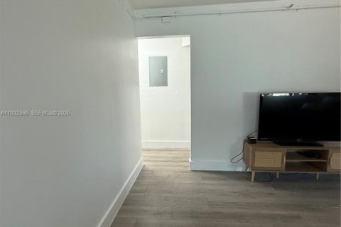 Снять в аренду виллу или дом в Мирамар, Флорида 3 спальни, 139.45м2, № 1991003 - фото 4