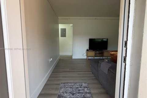 Снять в аренду виллу или дом в Мирамар, Флорида 3 спальни, 139.45м2, № 1991003 - фото 6