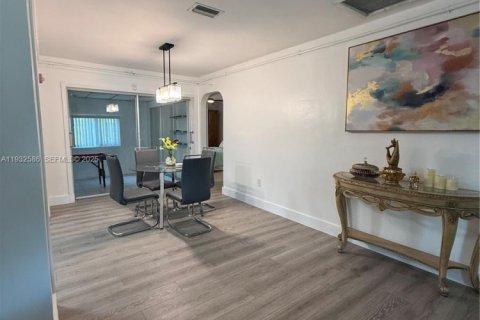 Снять в аренду виллу или дом в Мирамар, Флорида 3 спальни, 139.45м2, № 1991003 - фото 7