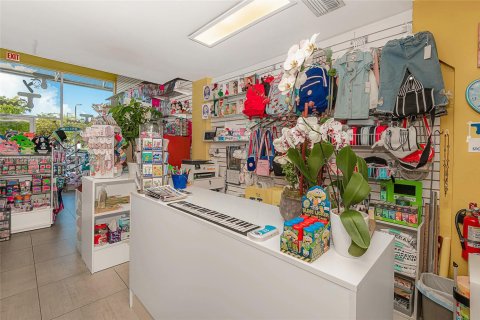 Commercial property in Key Biscayne, Florida № 1710296 - photo 15