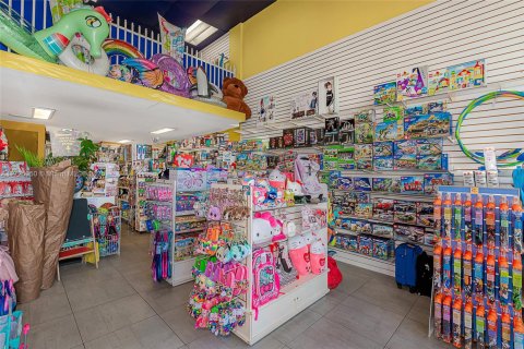 Commercial property in Key Biscayne, Florida № 1710296 - photo 3