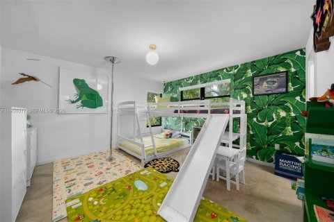 House in Key Biscayne, Florida 5 bedrooms, 457.45 sq.m. № 2152558 - photo 25