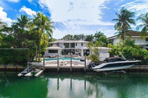 Casa en Key Biscayne, Florida 5 dormitorios, 457.45 m2 № 2152558