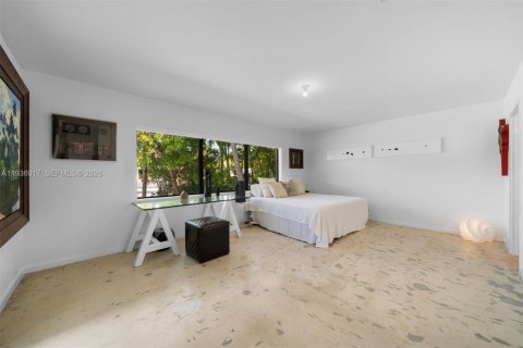 House in Key Biscayne, Florida 5 bedrooms, 457.45 sq.m. № 2152558 - photo 28