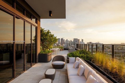 Apartamento en alquiler en Miami, Florida, 2 dormitorios, 80.55 m2 № 2180838 - foto 4