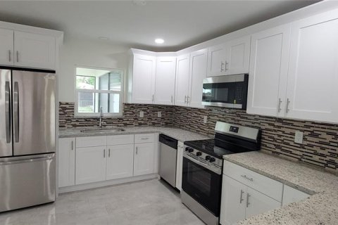 Casa en venta en Bradenton, Florida, 3 dormitorios, 178.19 m2 № 2105352 - foto 5