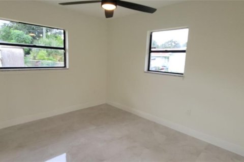 Casa en venta en Bradenton, Florida, 3 dormitorios, 178.19 m2 № 2105352 - foto 9
