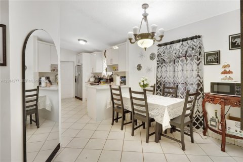Immobilier commercial à vendre à Miami Gardens, Floride: 161.93 m2 № 2076385 - photo 10