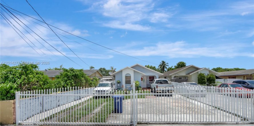 Immobilier commercial à Miami Gardens, Floride 161.93 m2 № 2076385