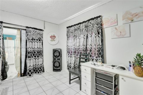 Immobilier commercial à vendre à Miami Gardens, Floride: 161.93 m2 № 2076385 - photo 18