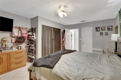 Immobilier commercial à vendre à Miami Gardens, Floride: 161.93 m2 № 2076385 - photo 15