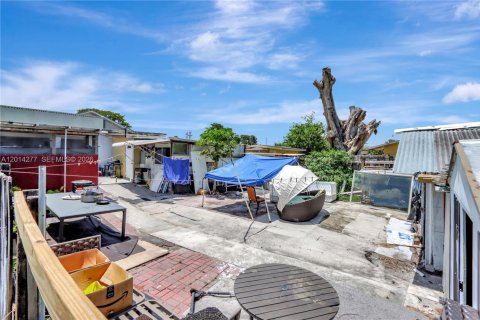 Immobilier commercial à vendre à Miami Gardens, Floride: 161.93 m2 № 2076385 - photo 3