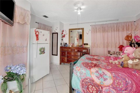 Immobilier commercial à vendre à Miami Gardens, Floride: 161.93 m2 № 2076385 - photo 23