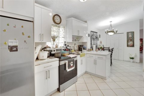 Immobilier commercial à vendre à Miami Gardens, Floride: 161.93 m2 № 2076385 - photo 12