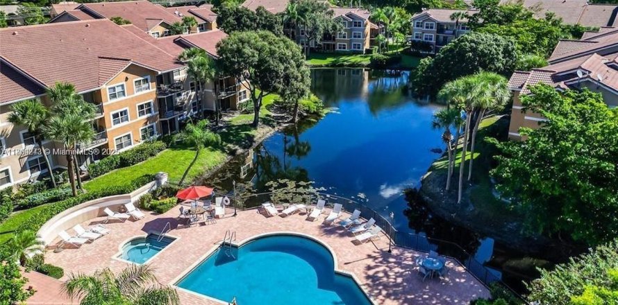 Condo à Coral Springs, Floride, 2 chambres № 1887486
