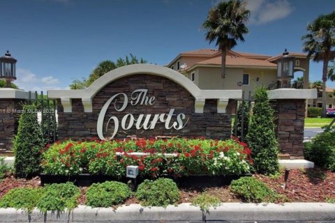 Снять в аренду кондоминиум в Катлер-Бей, Флорида 2 спальни, № 1941061 - фото 7