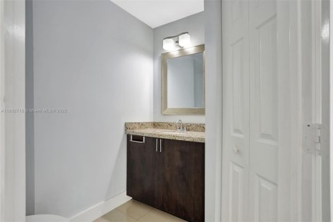 House in Margate, Florida 4 bedrooms, 196.3 sq.m. № 1741434 - photo 10