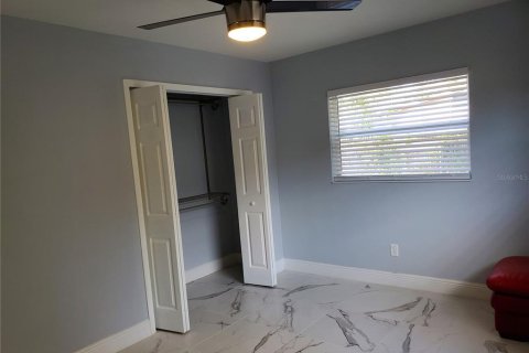 House in Tampa, Florida 6 bedrooms, 192.87 sq.m. № 1820617 - photo 7