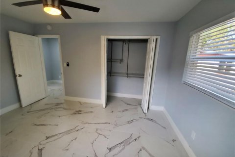 House in Tampa, Florida 6 bedrooms, 192.87 sq.m. № 1820617 - photo 22