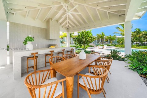 House in Hollywood, Florida 5 bedrooms, 448.81 sq.m. № 2189534 - photo 18