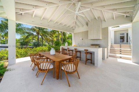 House in Hollywood, Florida 5 bedrooms, 448.81 sq.m. № 2189534 - photo 28
