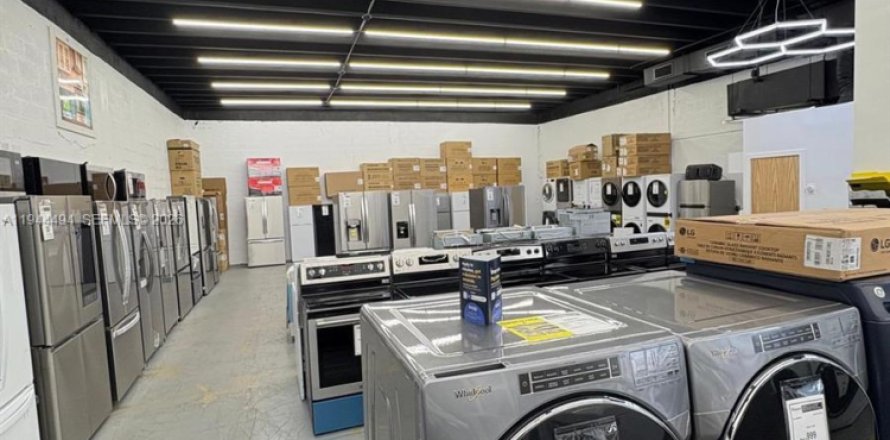 Immobilier commercial à Miami, Floride № 2001736