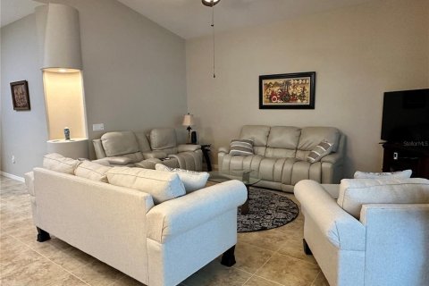 House in Polk City, Florida 3 bedrooms, 145.76 sq.m. № 1565014 - photo 9