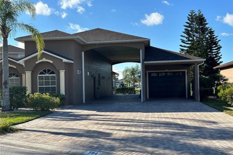 House in Polk City, Florida 3 bedrooms, 145.76 sq.m. № 1565014 - photo 1