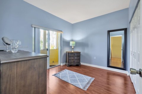 Townhouse in Miami, Florida 3 bedrooms, 160.35 sq.m. № 1989673 - photo 19