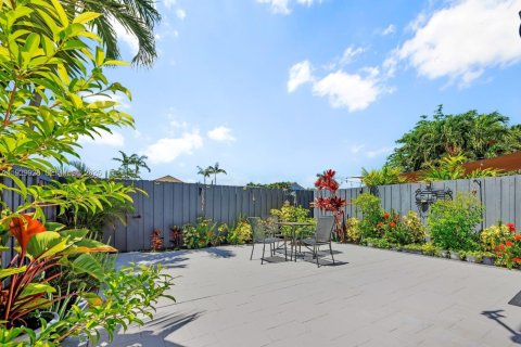 Townhouse in Miami, Florida 3 bedrooms, 160.35 sq.m. № 1989673 - photo 23