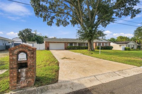 Villa ou maison à vendre à Brandon, Floride: 4 chambres, 226.03 m2 № 2418553 - photo 2
